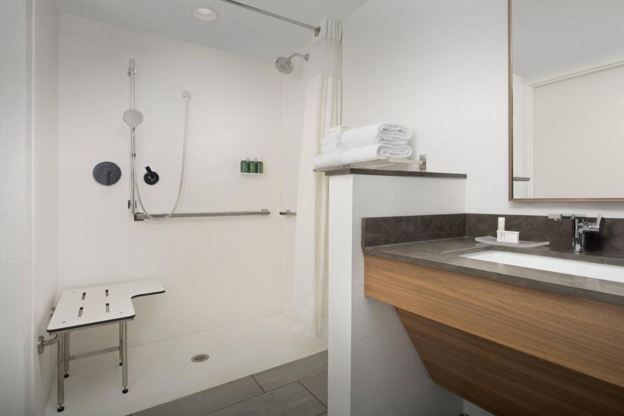 | Fairfield Inn & Suites Nashville Near Vanderbilt