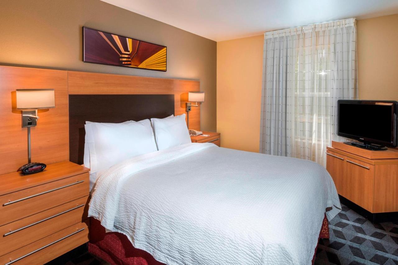 Two-Bedroom Queen Suite with Sofa Bed at Towneplace Suites By Marriott Kennesaw