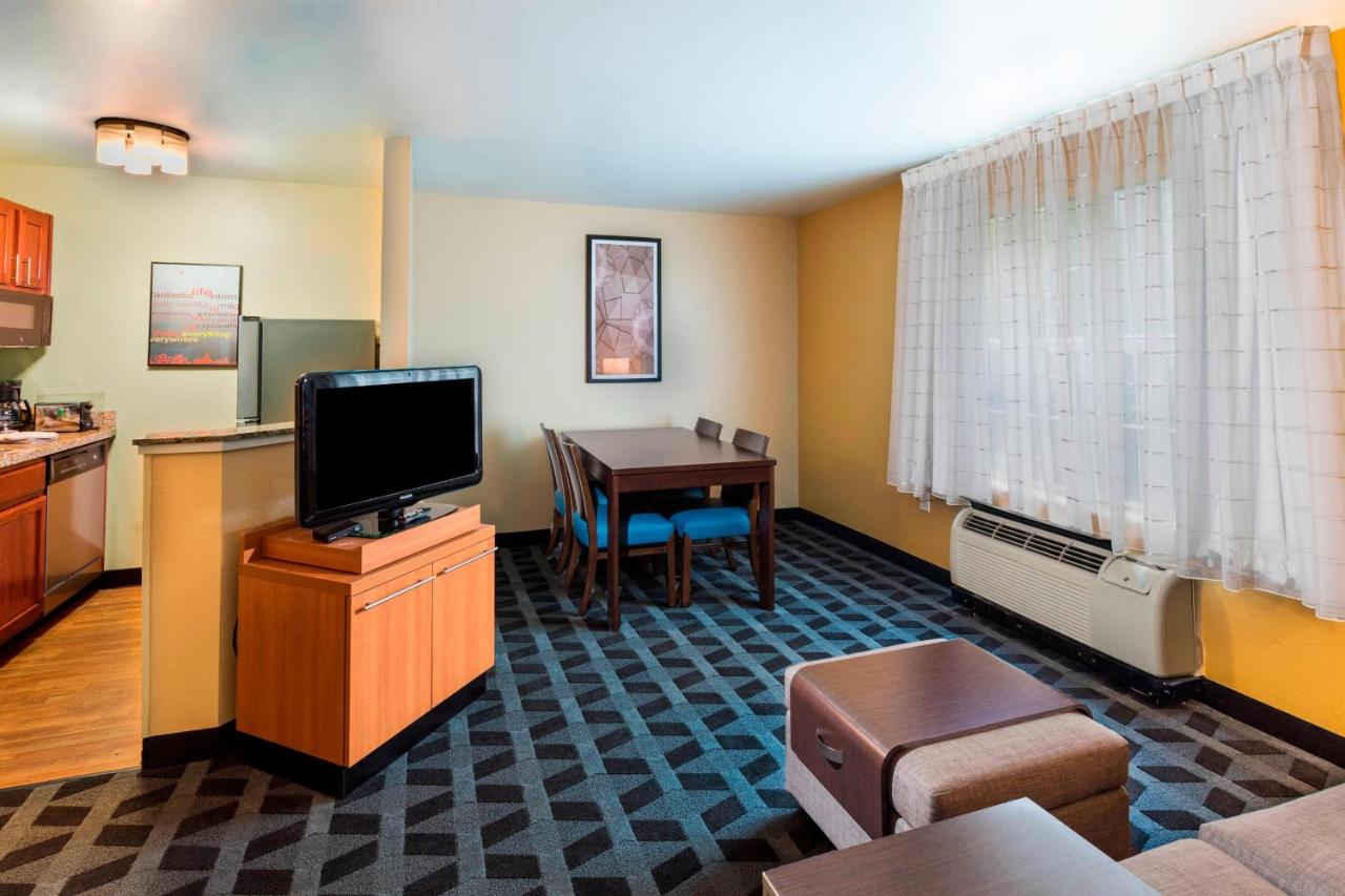 Two-Bedroom Queen Suite with Sofa Bed at Towneplace Suites By Marriott Kennesaw
