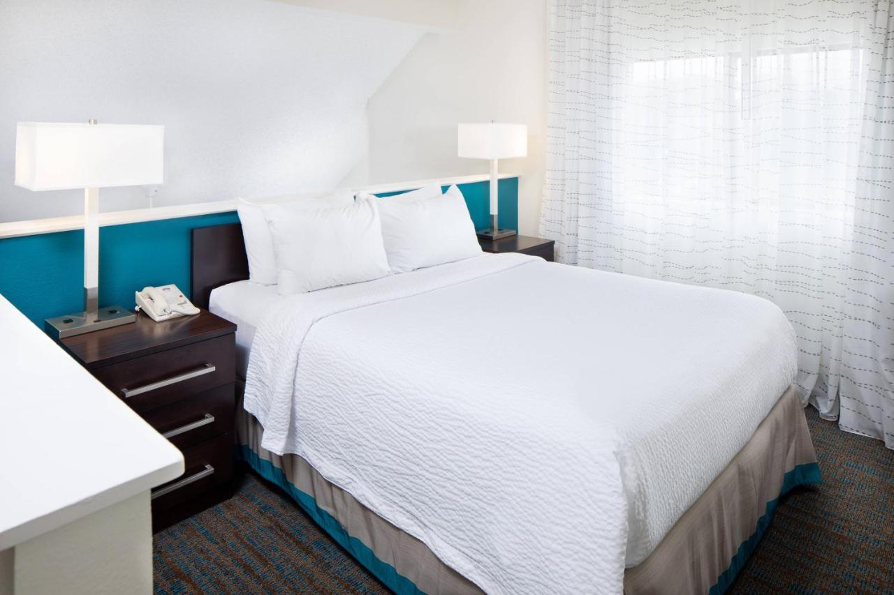 Queen Studio with Sofa Bed at Residence Inn by Marriott Denver Downtown