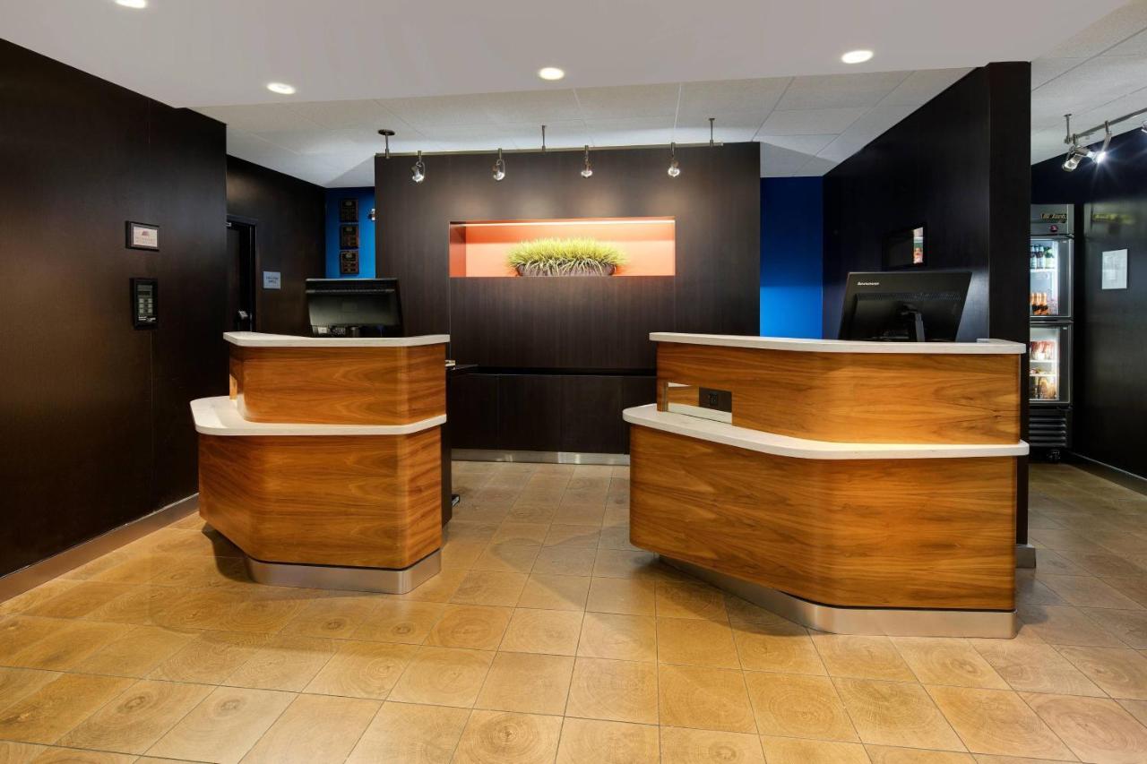 | Courtyard by Marriott Addison Midway
