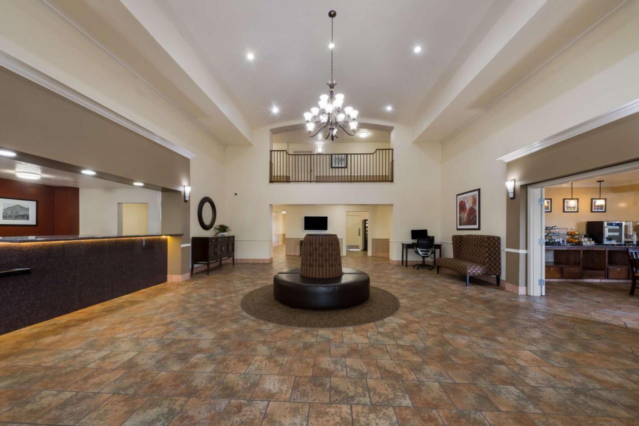 | Best Western Salinas Valley Inn & Suites
