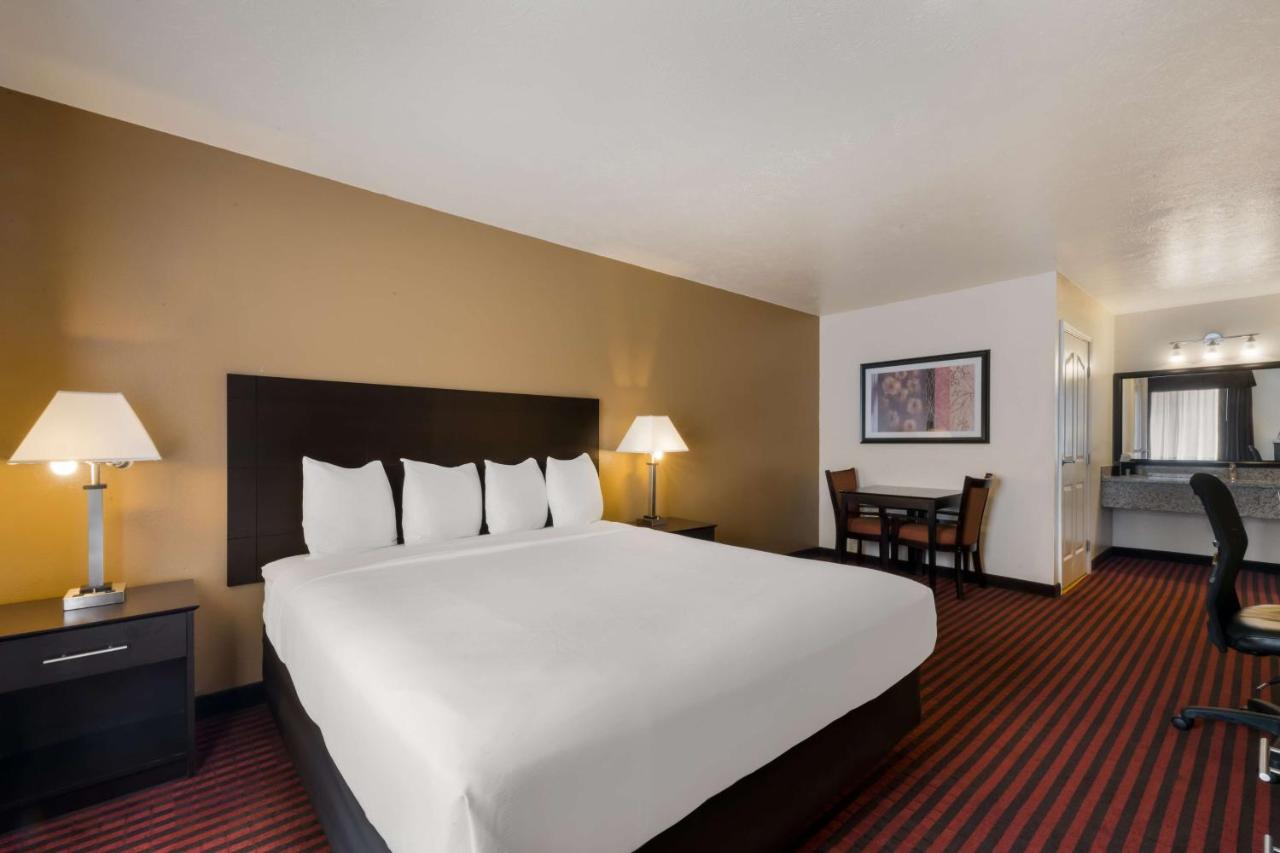 | Best Western Salinas Valley Inn & Suites