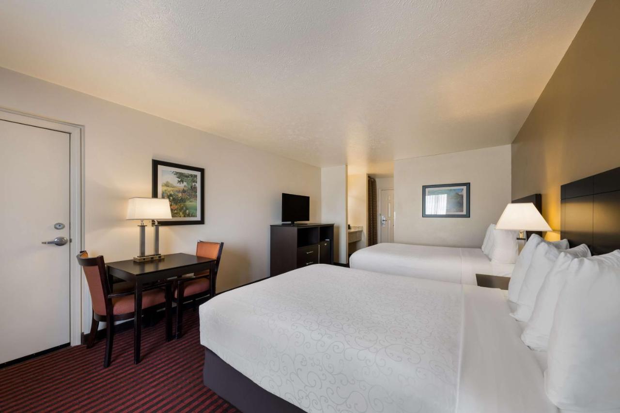 | Best Western Salinas Valley Inn & Suites