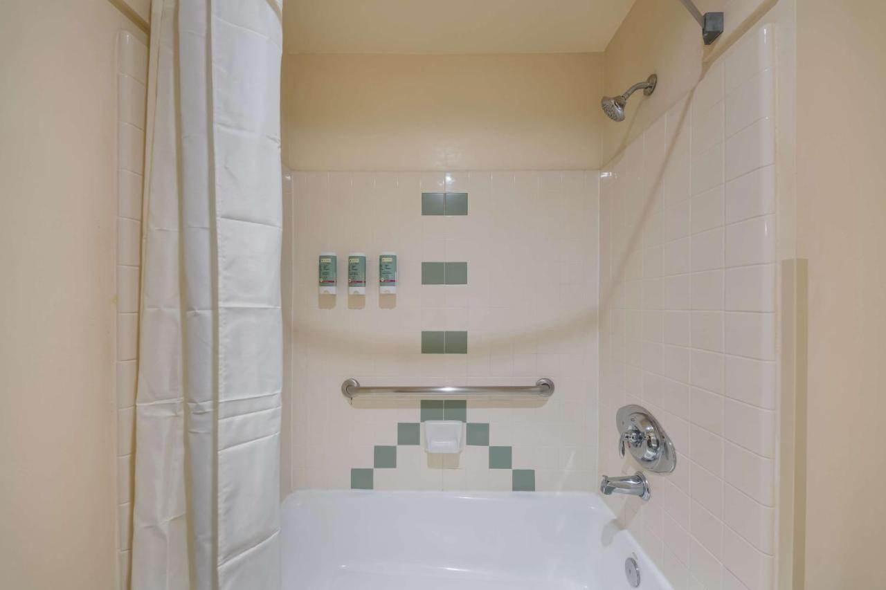 | Best Western Salinas Valley Inn & Suites
