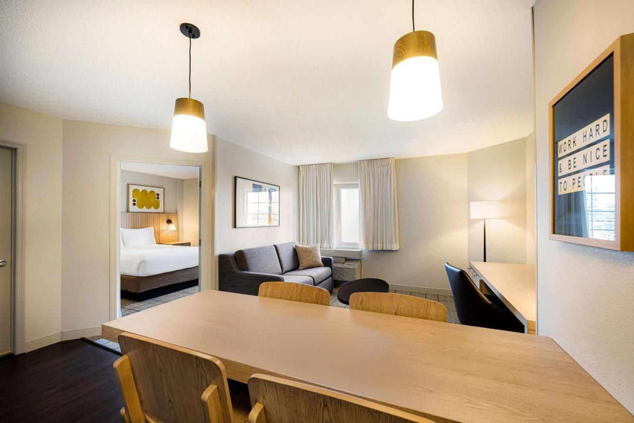One-Bedroom Queen Suite at Sonesta Simply Suites Jersey City