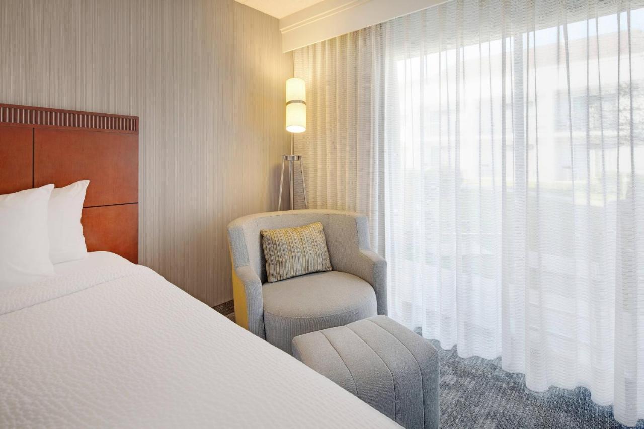 | Courtyard by Marriott Southfield