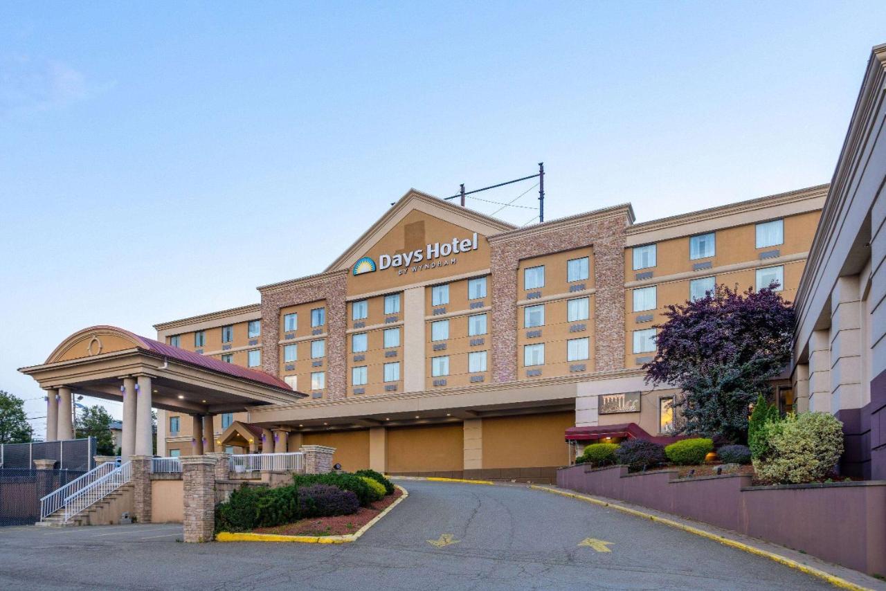 | Days Hotel by Wyndham North Bergen