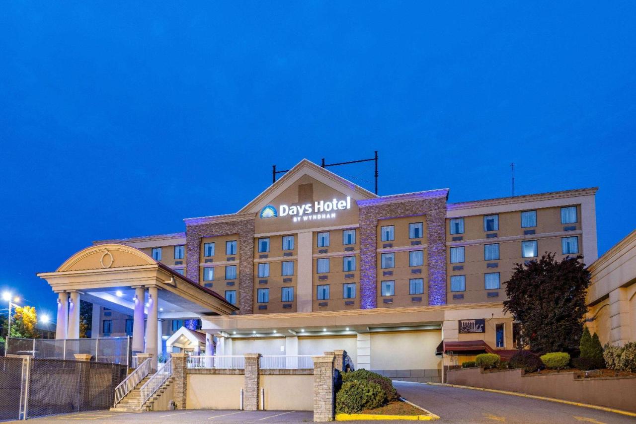 | Days Hotel by Wyndham North Bergen