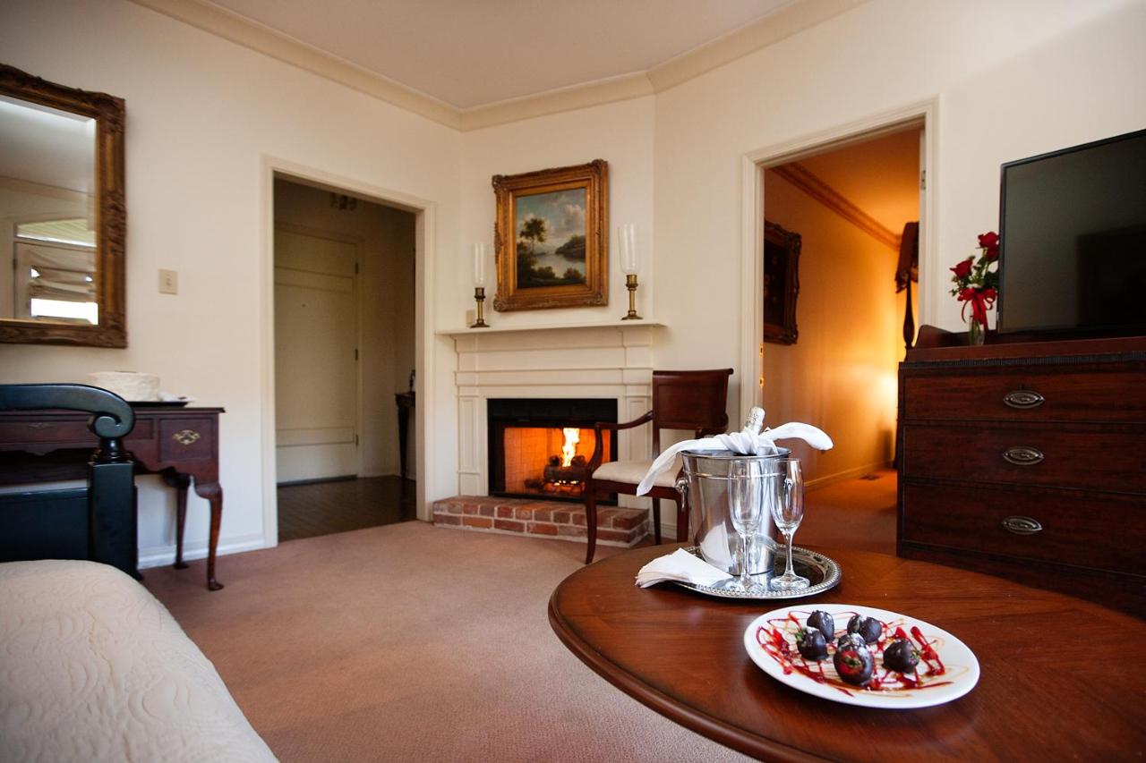  | Monmouth Historic Inn