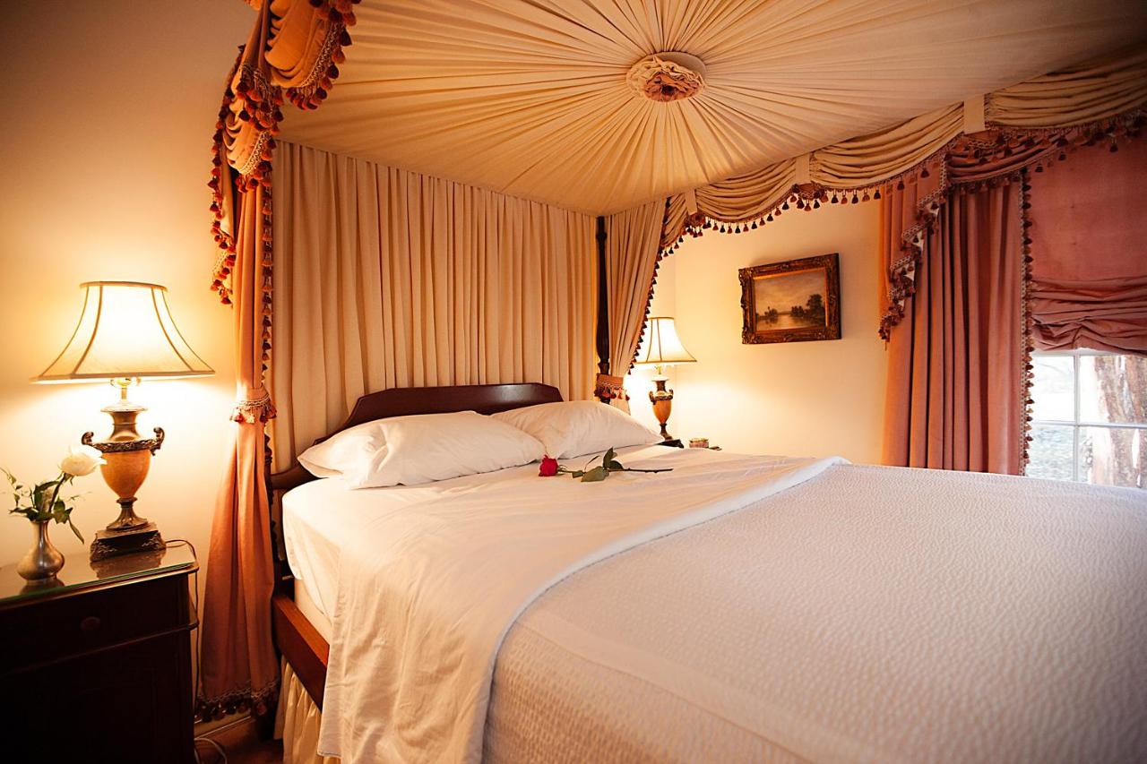  | Monmouth Historic Inn