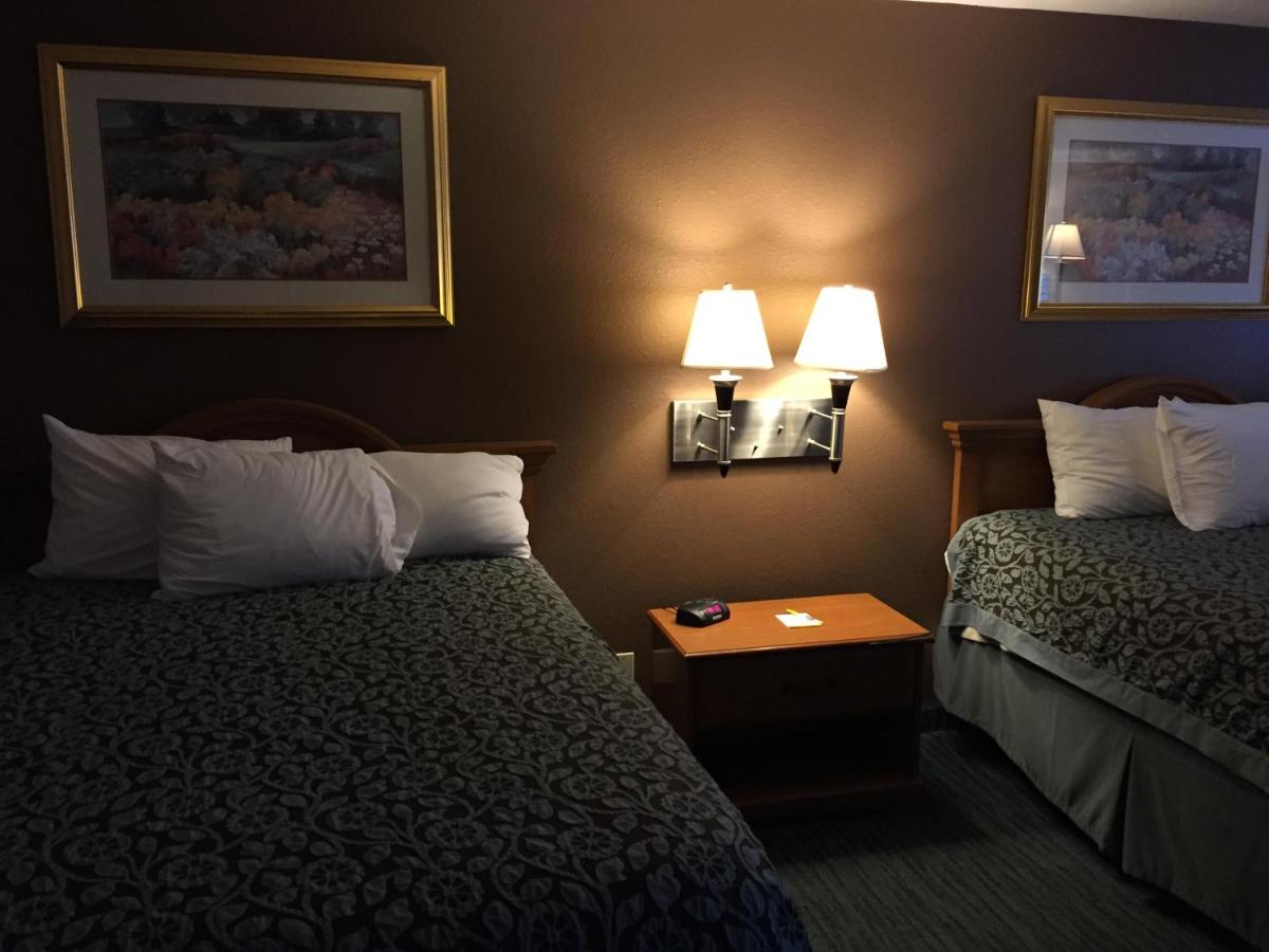 Queen Room with Two Queen Beds - Non-Smoking at Days Inn by Wyndham New Braunfels