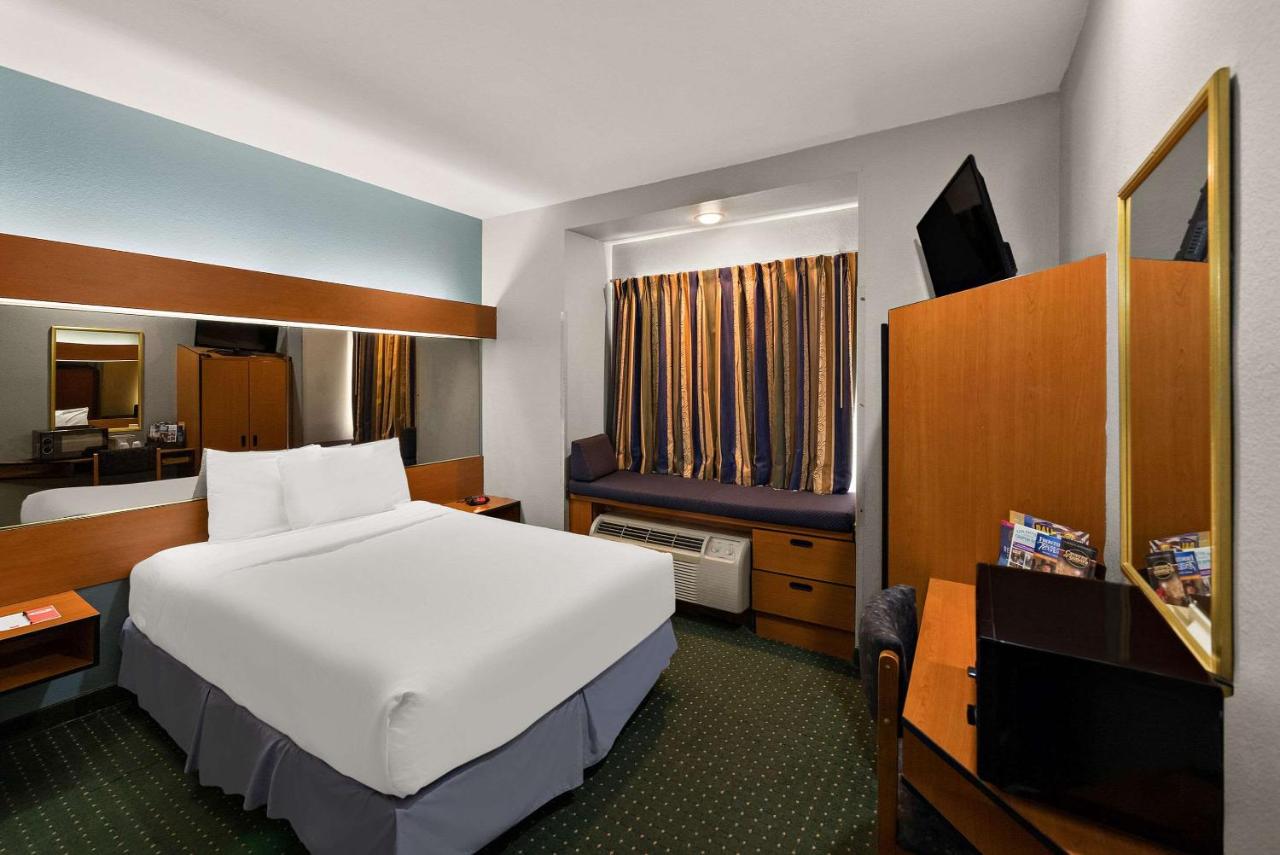 | OYO Hotel Mesquite TX, Hwy 80