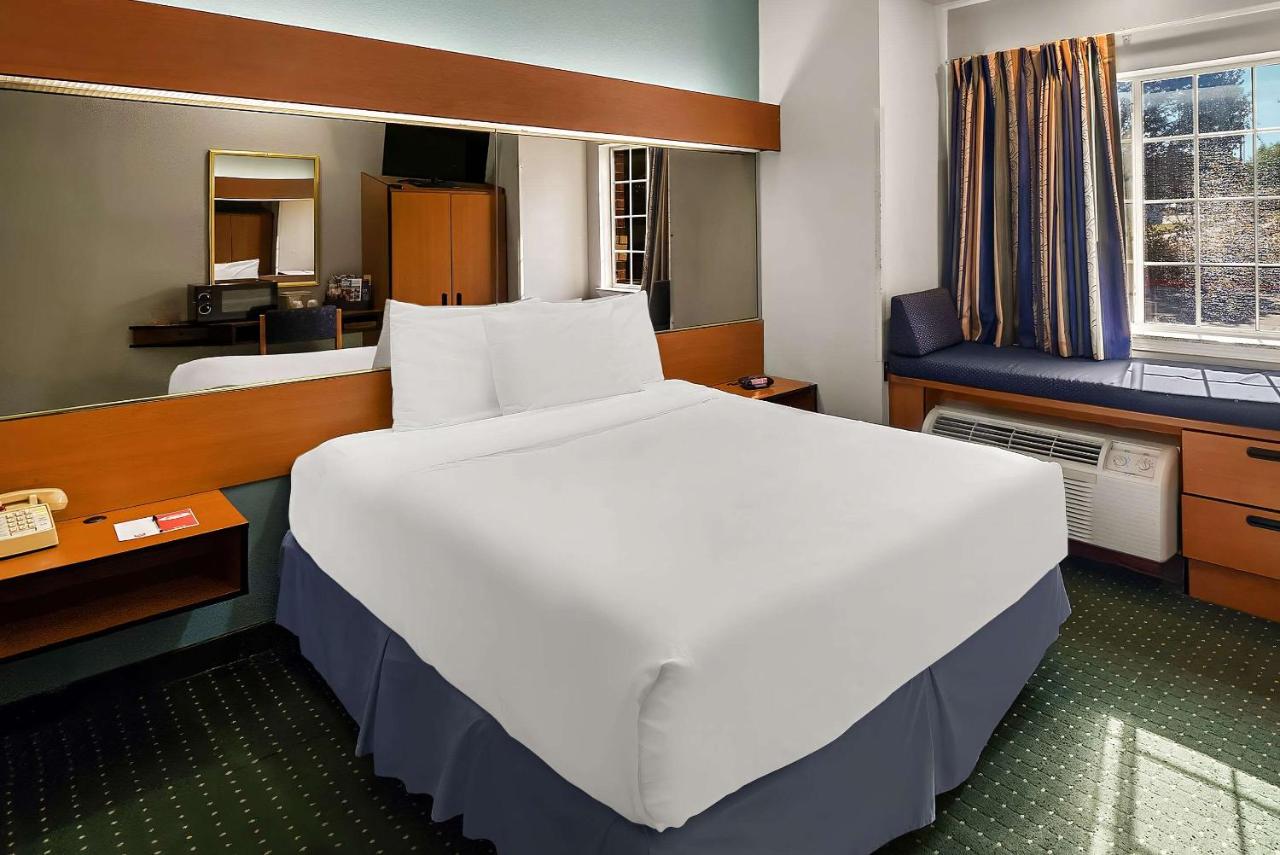  | OYO Hotel Mesquite TX, Hwy 80