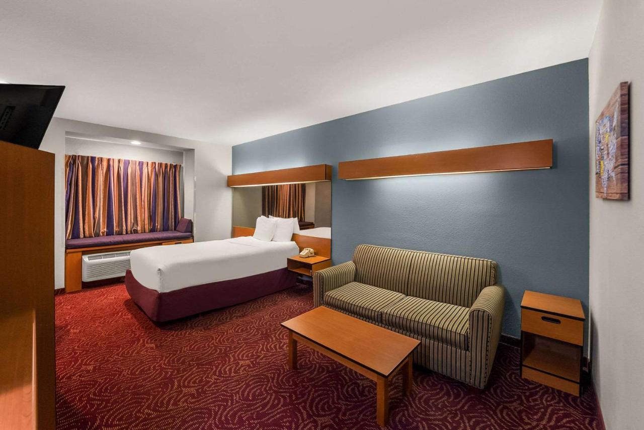  | OYO Hotel Mesquite TX, Hwy 80