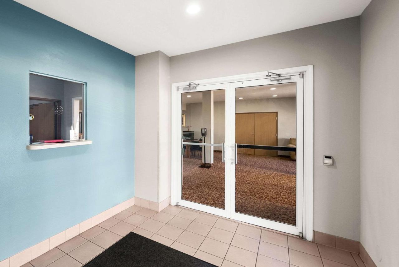  | OYO Hotel Mesquite TX, Hwy 80