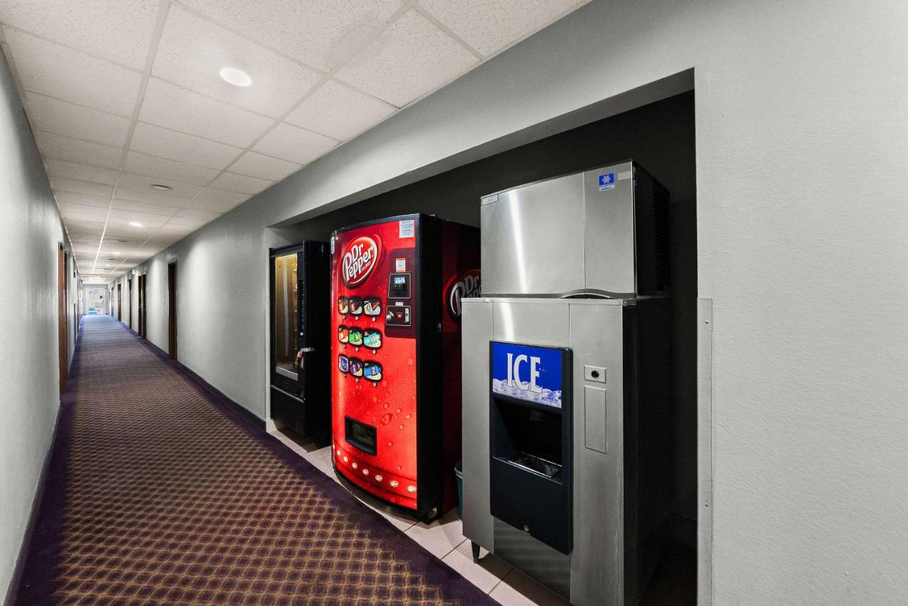  | OYO Hotel Mesquite TX, Hwy 80