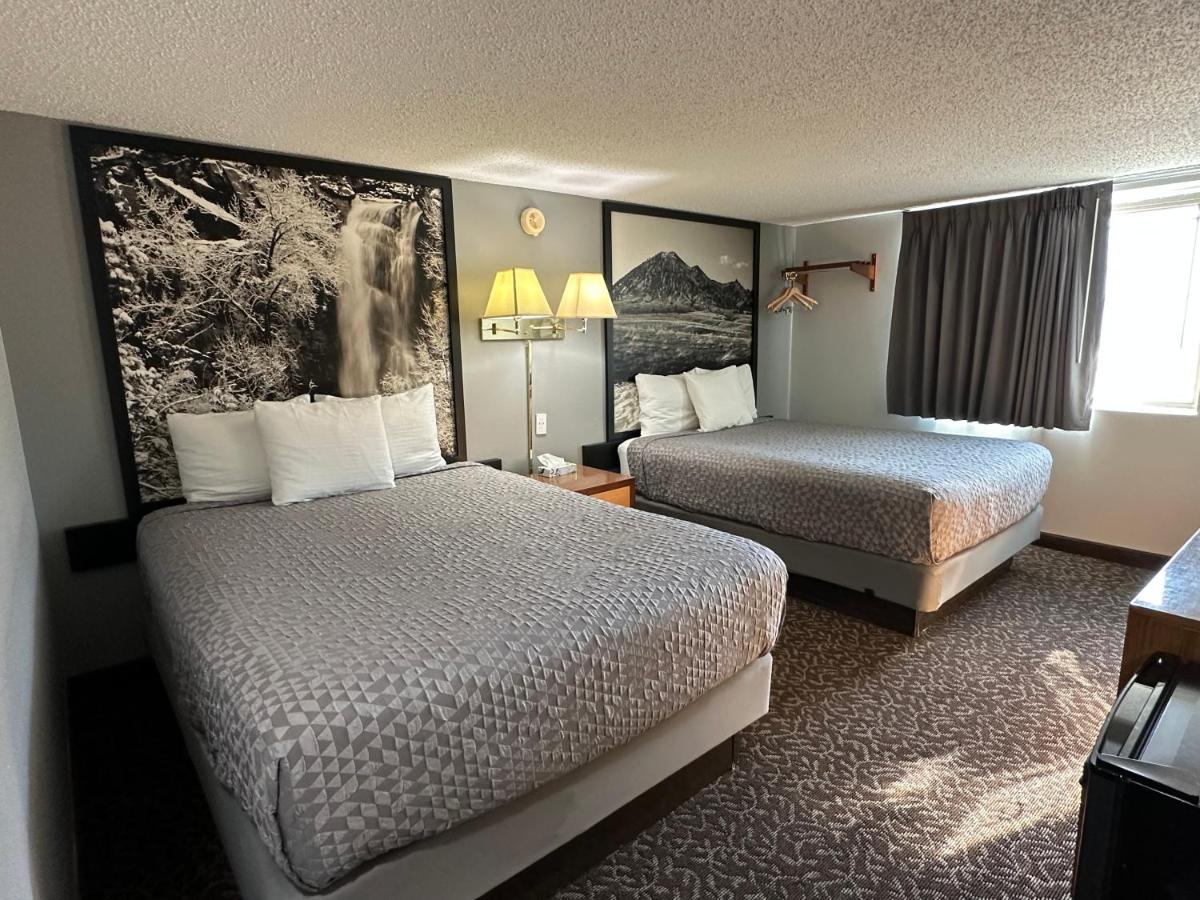 Queen Room with Two Queen Beds at Super 8 by Wyndham Yankton
