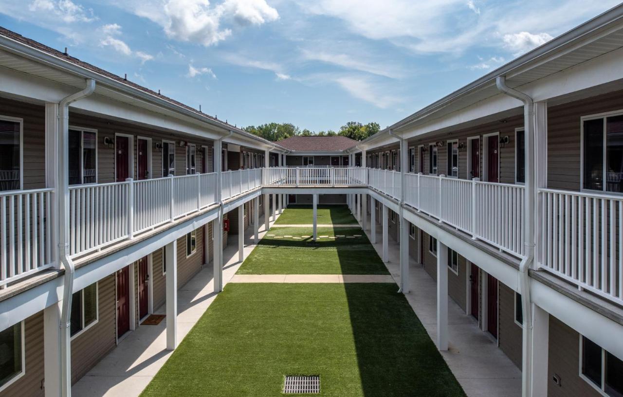 King Suite at Affordable Suites of America Quantico