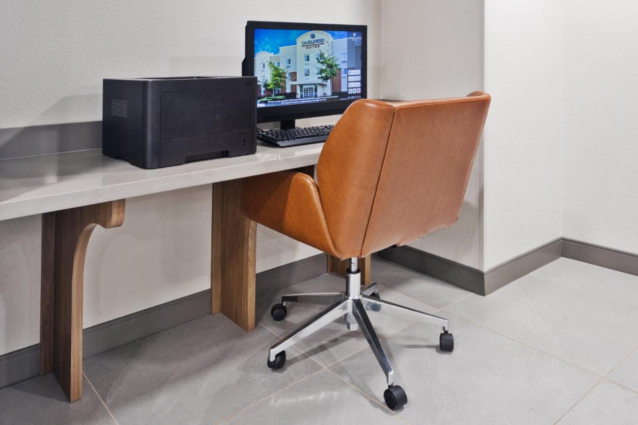 | Candlewood Suites Eastchase Park, an IHG Hotel