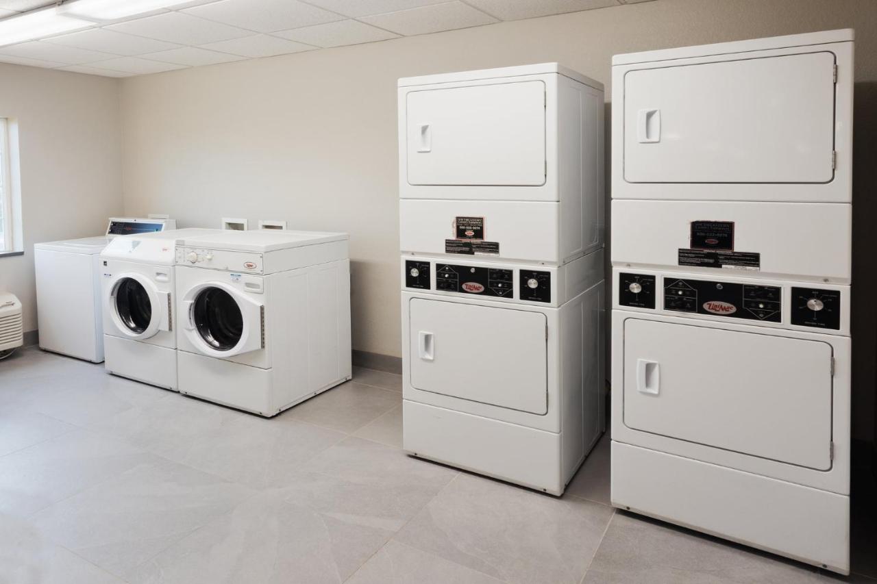 | Candlewood Suites Eastchase Park, an IHG Hotel