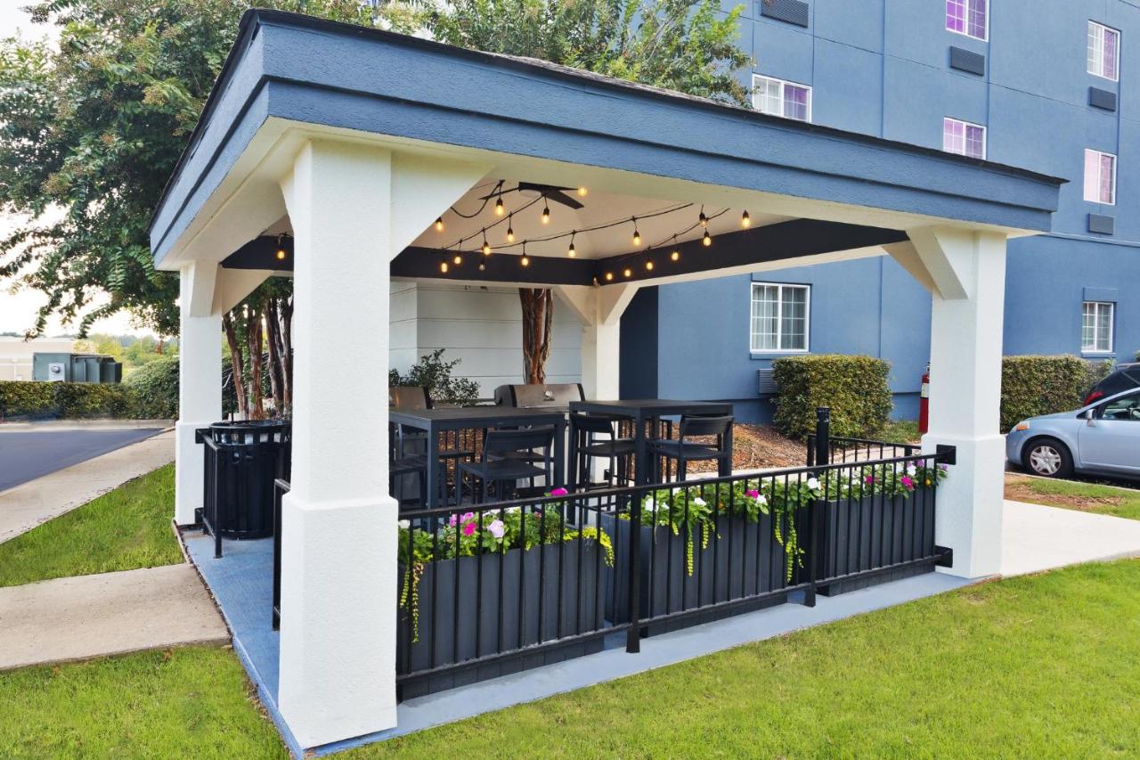 | Candlewood Suites Eastchase Park, an IHG Hotel
