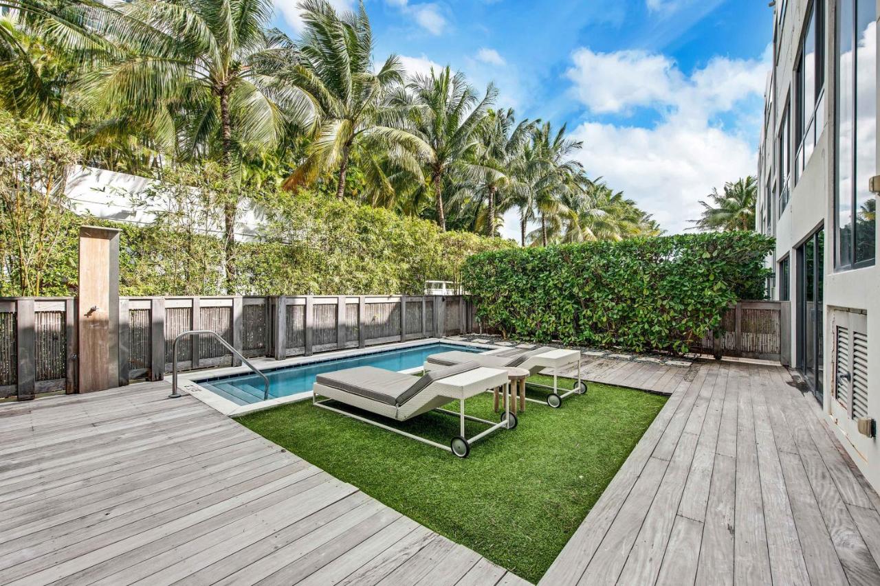 Poolside Bungalow Two-Bedroom Suite/Ground floor, Balcony at Delano Miami Beach