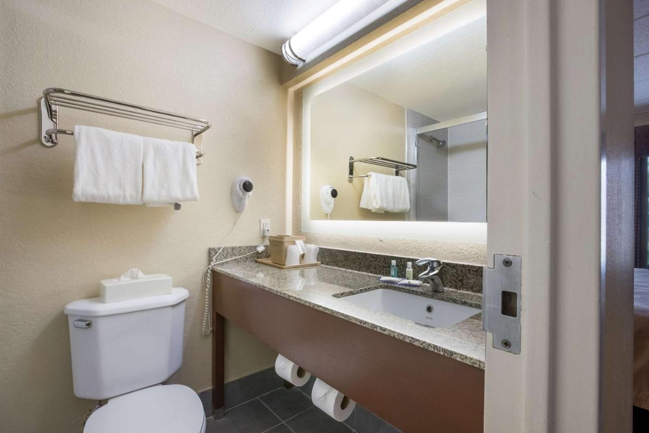 | Quality Inn Near Princeton
