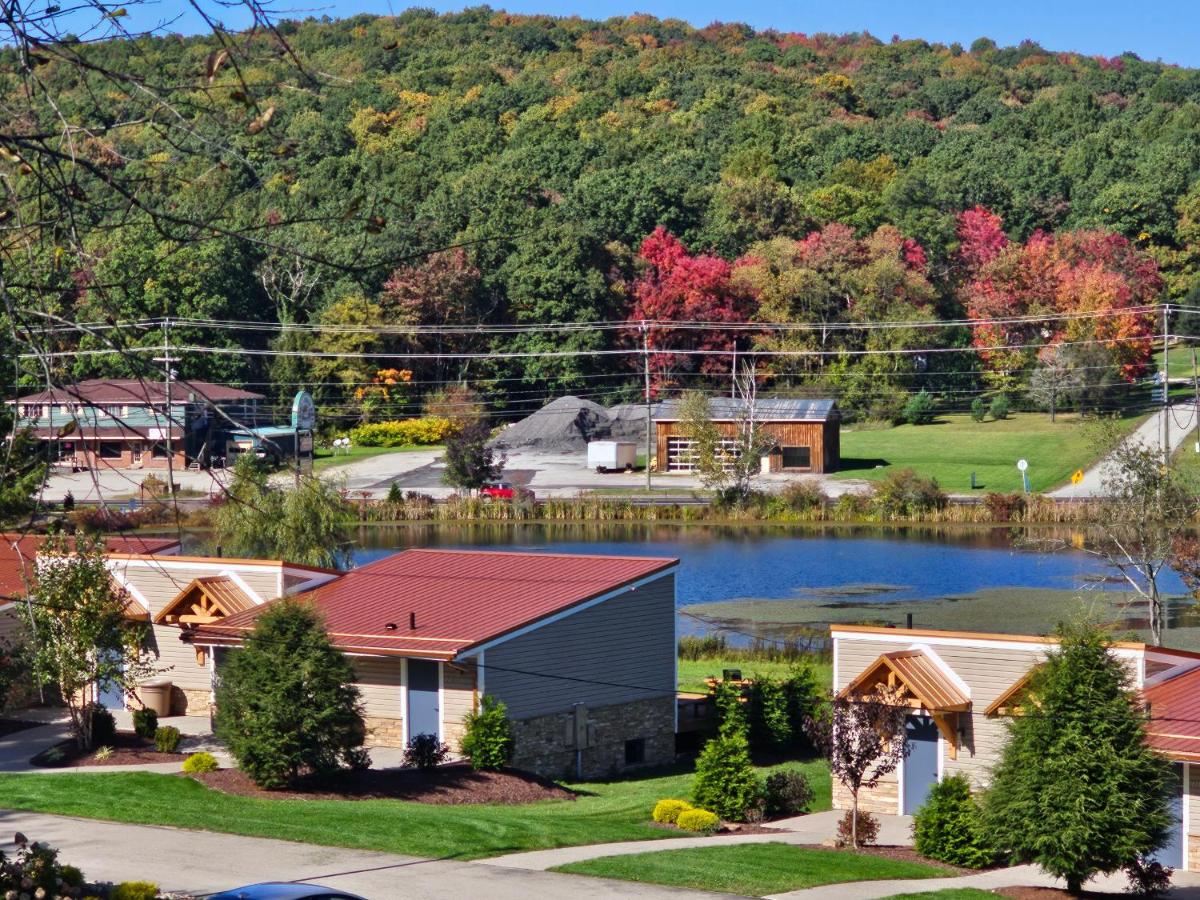  | The Lodge at Chalk Hill