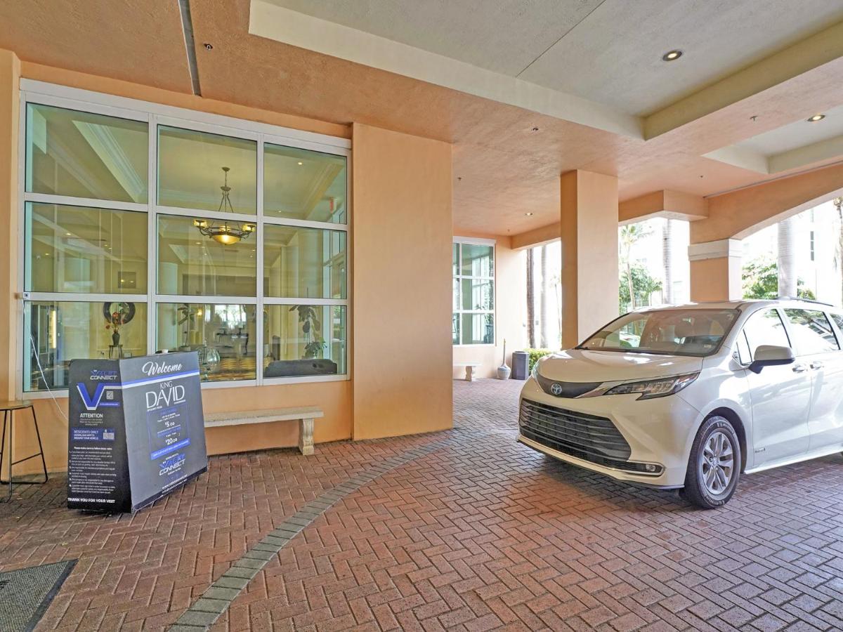 | Stylish Modern 2bd/2bth Apt. min to Beach