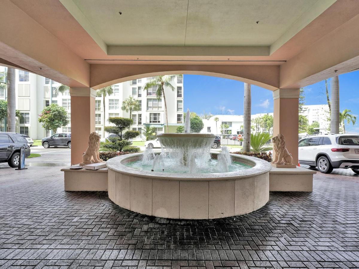 | Stylish Modern 2bd/2bth Apt. min to Beach