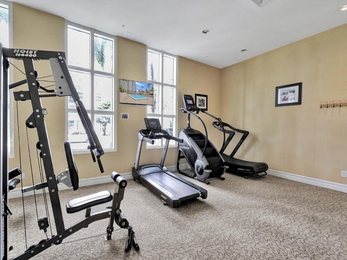 | Stylish Modern 2bd/2bth Apt. min to Beach