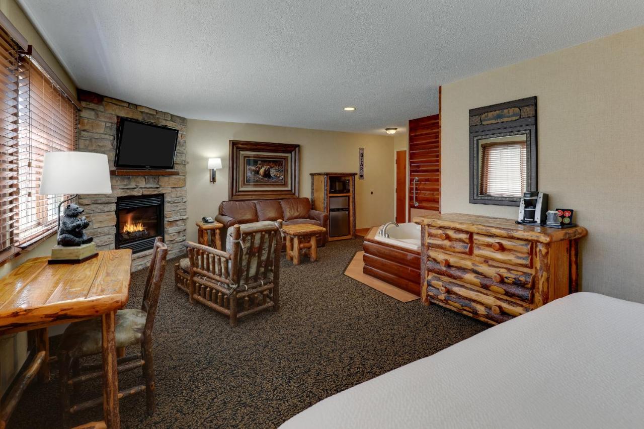 Superior Suite at Stoney Creek Inn Galena