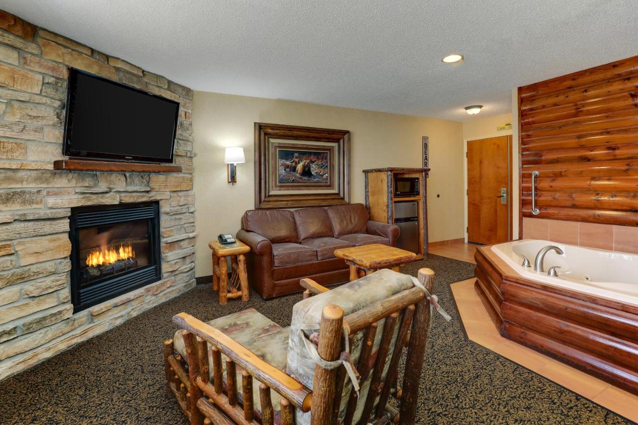 Superior Suite at Stoney Creek Inn Galena