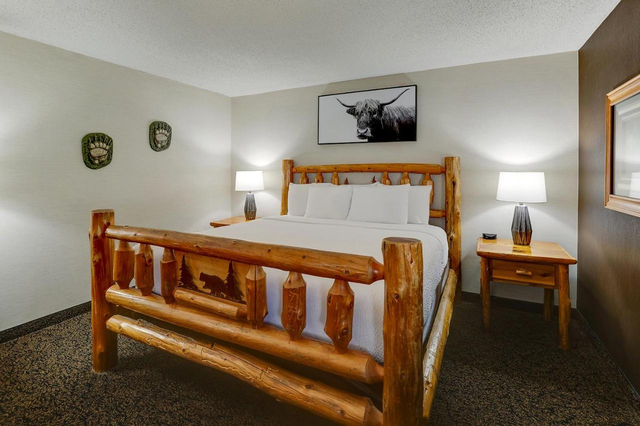 Superior Suite at Stoney Creek Hotel Peoria