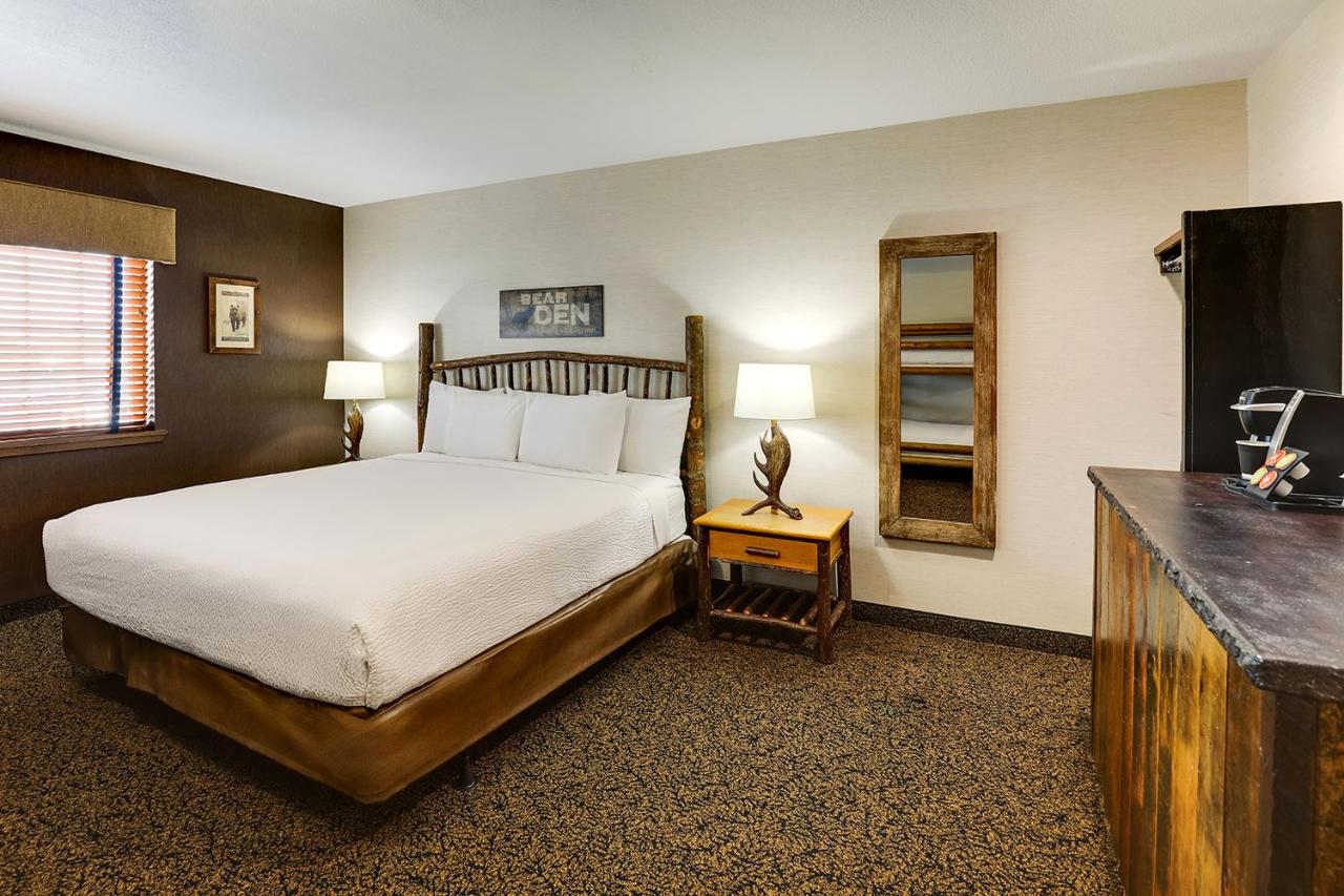Family Suite at Stoney Creek Hotel Peoria