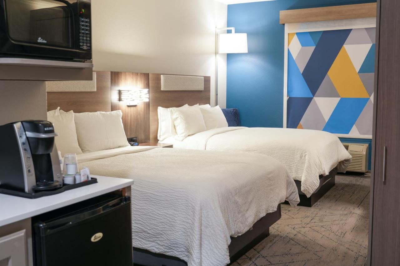 Queen Room with Two Queen Beds - Non-Smoking at Holiday Inn Express & Suites Dallas Southwest-Cedar Hill by IHG