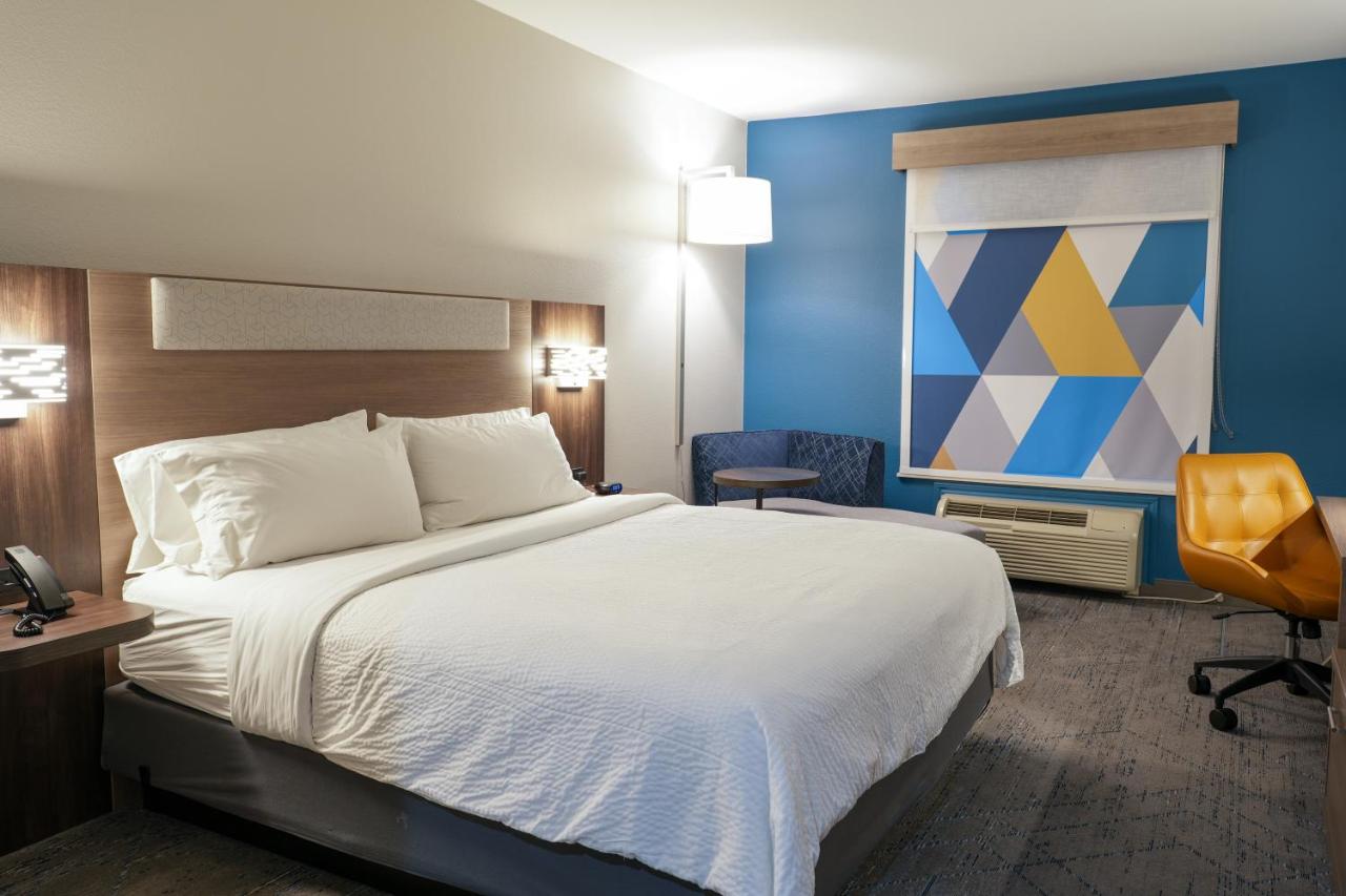 King Room - Non-Smoking at Holiday Inn Express & Suites Dallas Southwest-Cedar Hill by IHG
