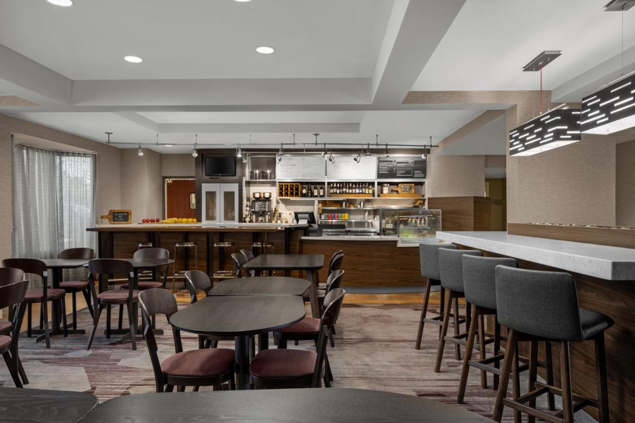 | Courtyard Indianapolis Northwest