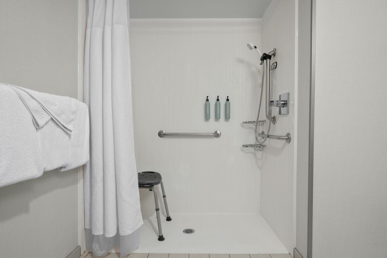 | Courtyard Indianapolis Northwest