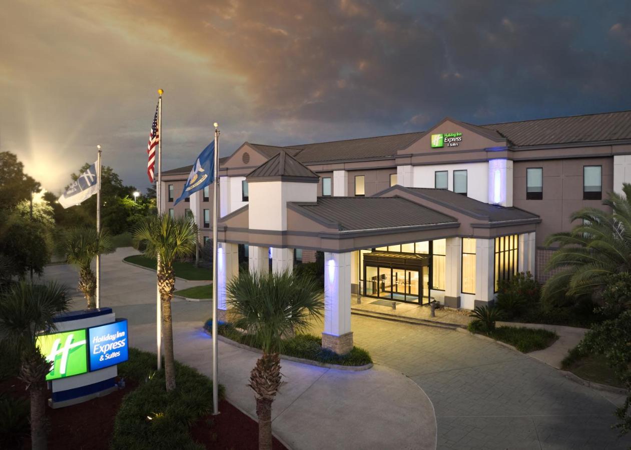 | Holiday Inn Express and Suites New Orleans Airport, an IHG Hotel