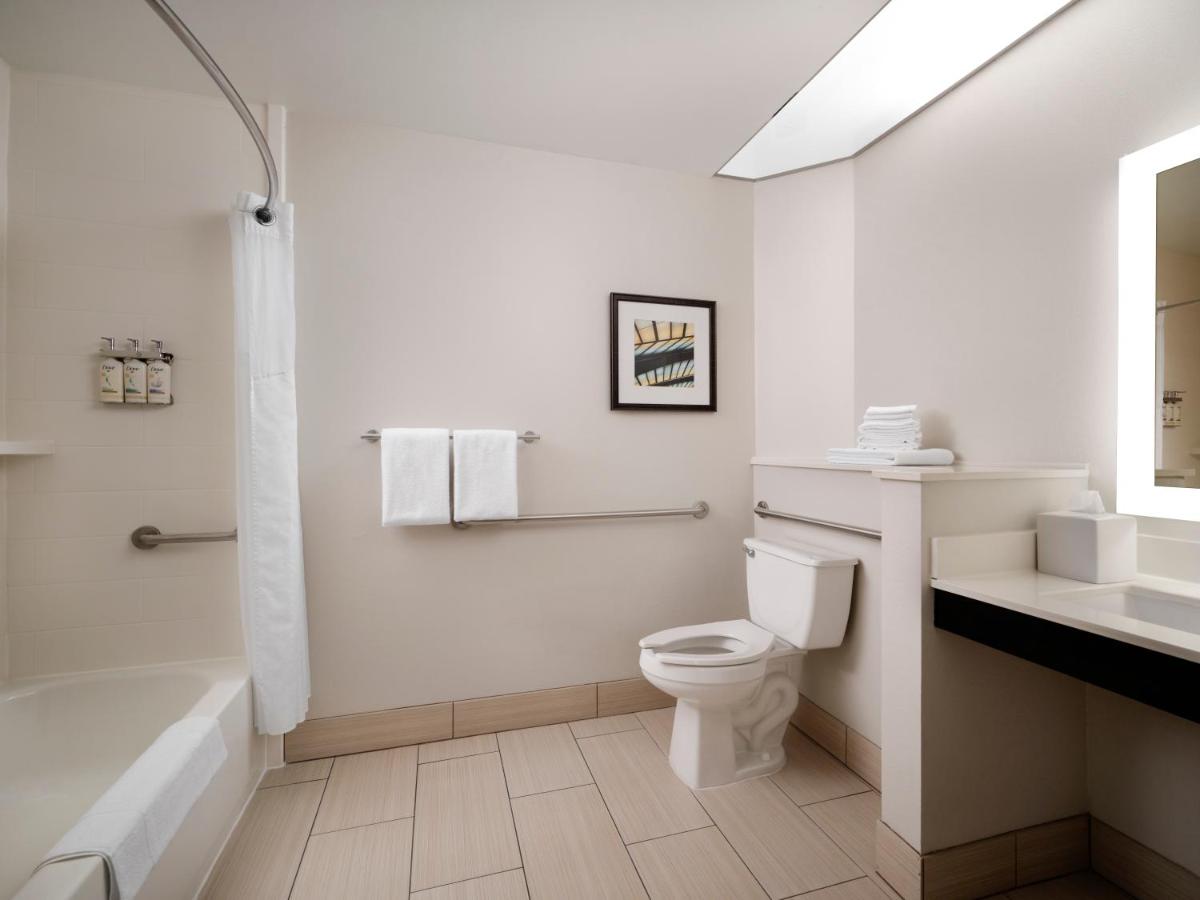 Suite with Mobility Accessible Tub - Non-Smoking at Holiday Inn Express & Suites New Orleans Airport South by IHG