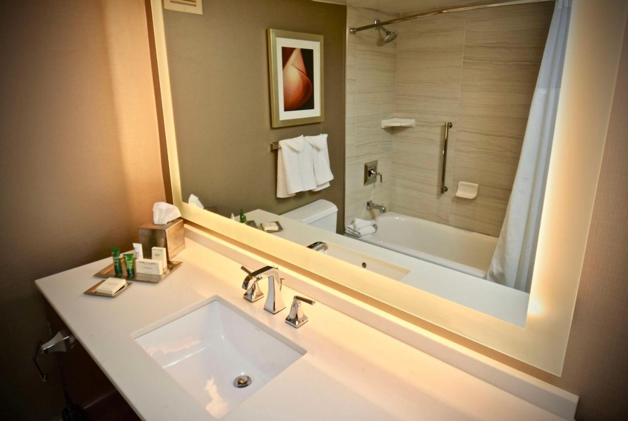 | Hilton Atlanta Northeast