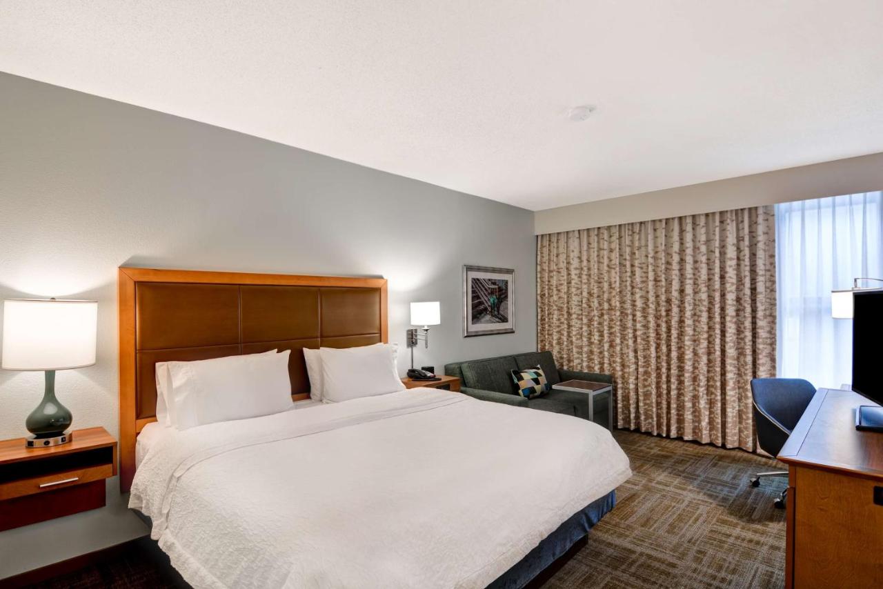 King Room with Sofa Bed and Bath Tub - Mobility/Hearing Accessible - Non-Smoking at Hampton Inn State College