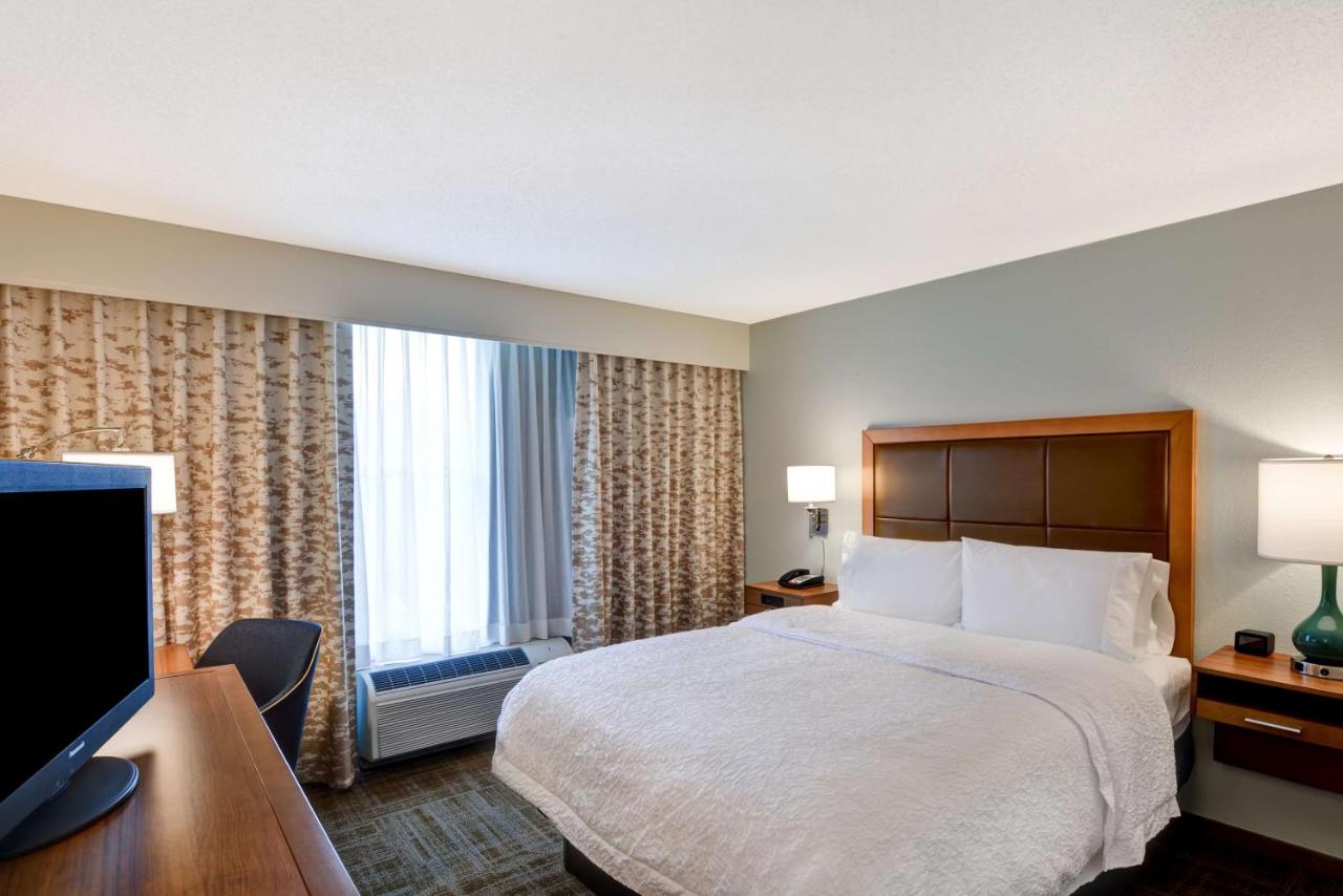 King Room - Non-Smoking at Hampton Inn State College