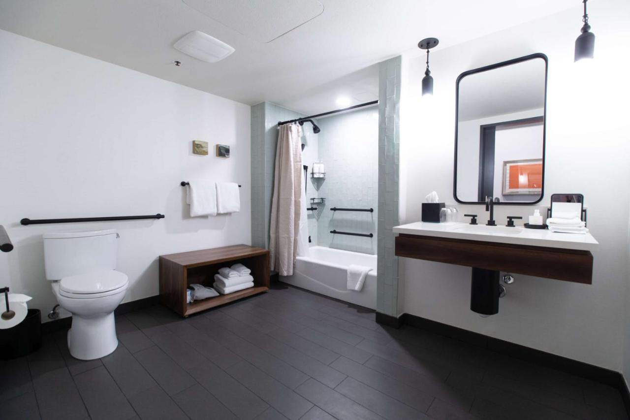 Preferred Queen Room with Tub - Mobility Accessible at The Alexis Royal Sonesta Hotel Seattle