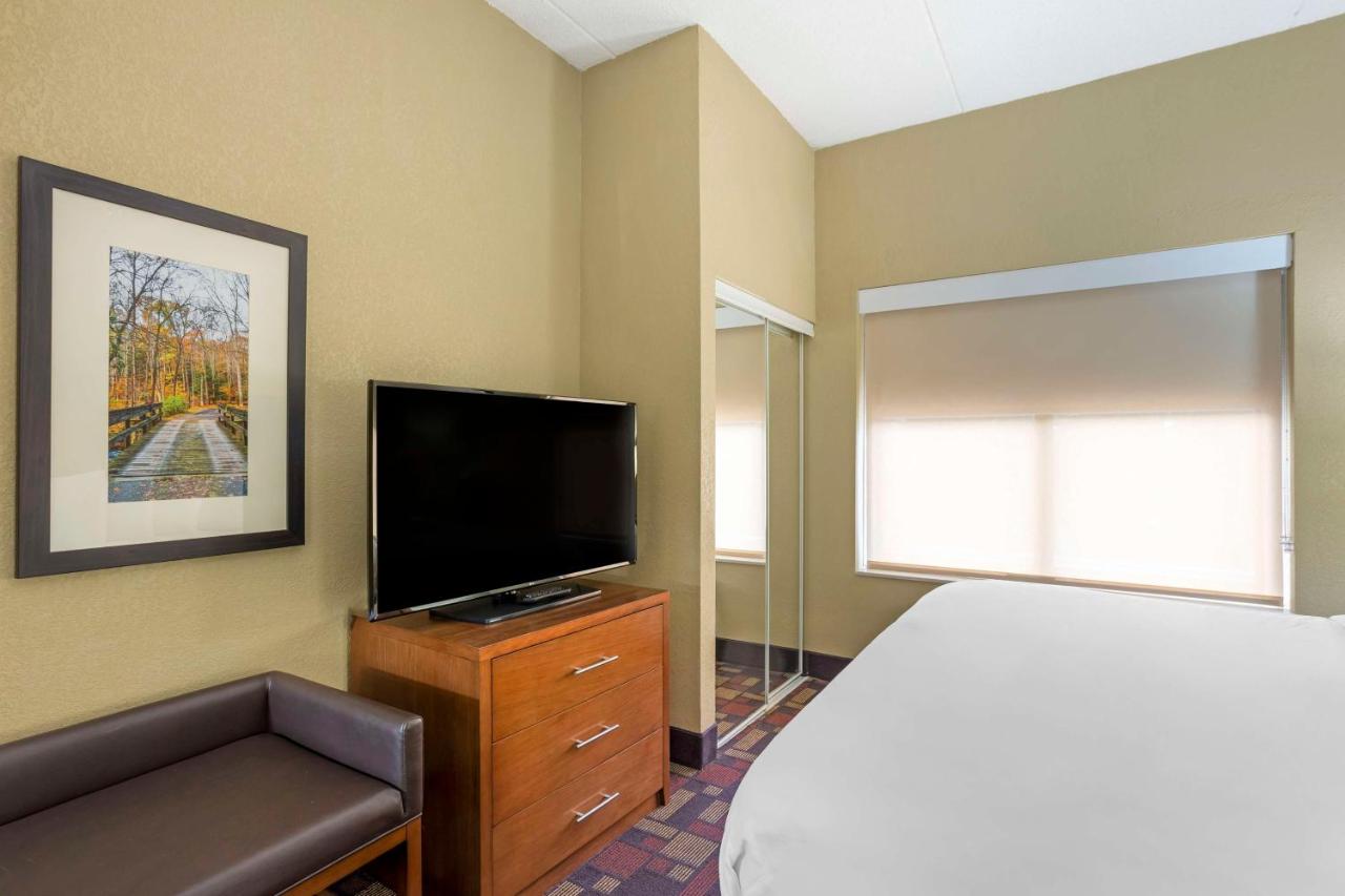  | Comfort Suites Grantville - Hershey North