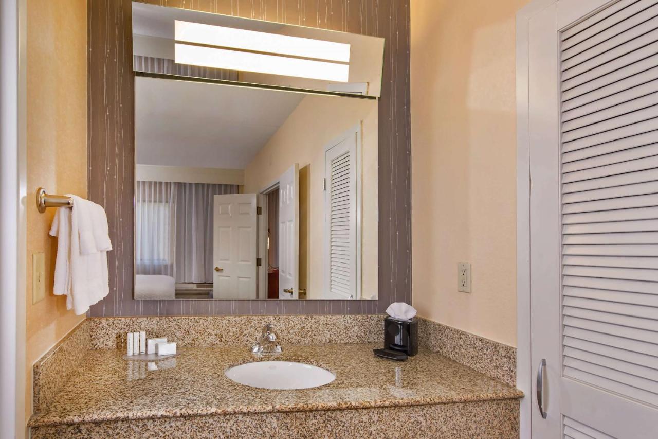 Guestroom King - Hearing Accessible at Sonesta Select Charlotte University Research Park