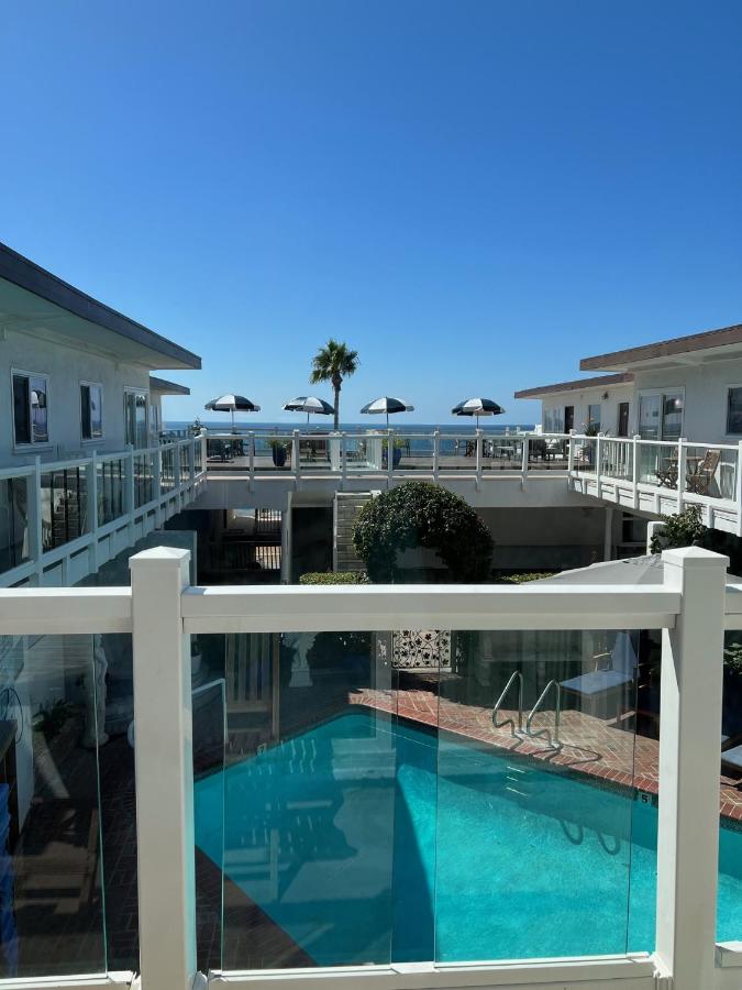 King Room with Fireplace and Sofa Bed - Ocean View at Capri Laguna on the Beach