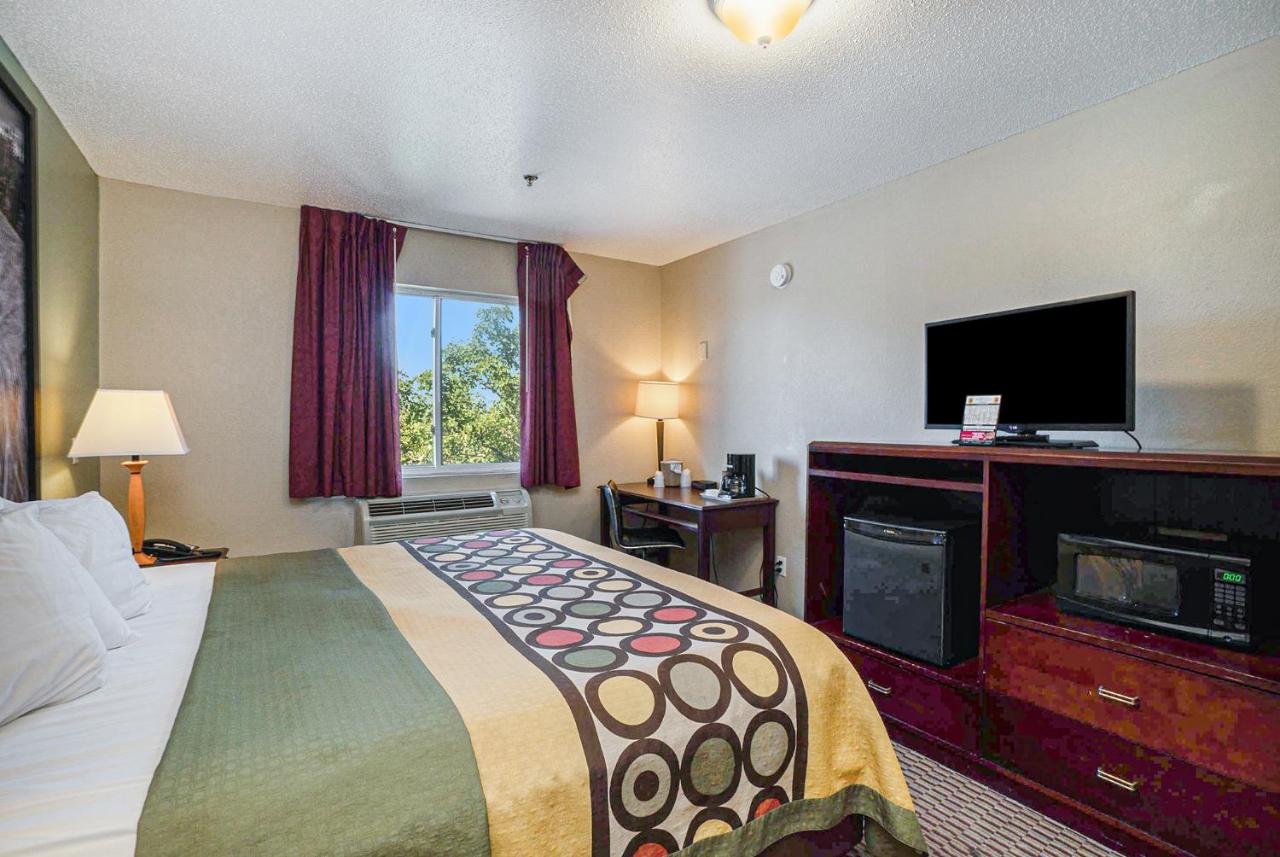 Standard King Room - Non-Smoking at Super 8 by Wyndham Mt. Pleasant